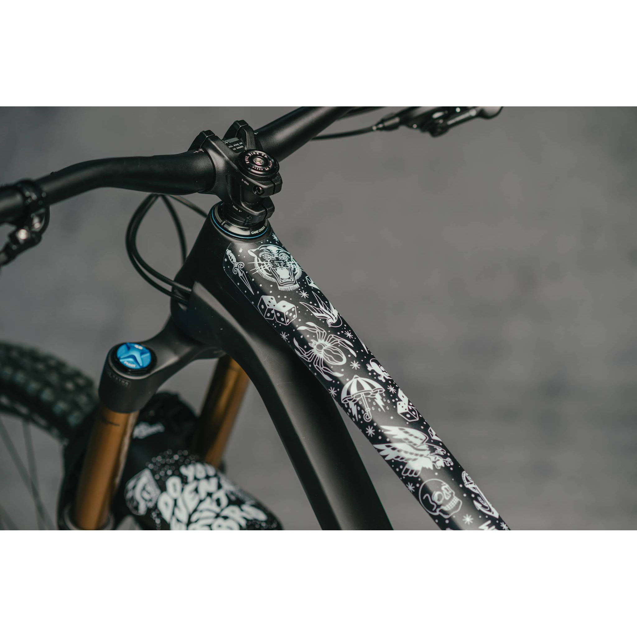 DYEDBRO Frame Protection, Old School Tattoo White 