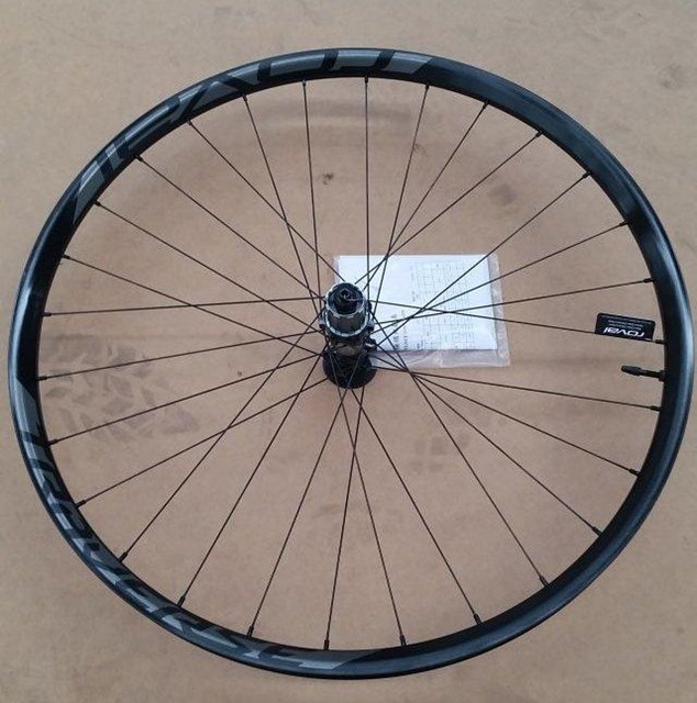 Specialized WHL MY15 TRAVERSE, 27.5, REAR, ALLOY, TA, 12X142, DISC, 6-BOLT, 28H, SHIMANO 10-SPD FHB (LFM02R) - BLACK W/ CHARCOAL DCL Whl My15 Traverse 650b Rear Wheel Char