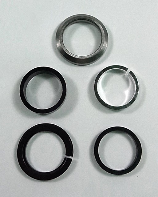 Specialized HDS COMPLETE, INTEGRATED, 1-1/8" UPPER & LOWER, 45X45 DEG, W/ SPLIT CROWN RACE & ALLOY SPACER (NO TOP COVER) Hds Shiv 1-1 / 8 Upper And Lower W / Spacers (no Cone Spacer)